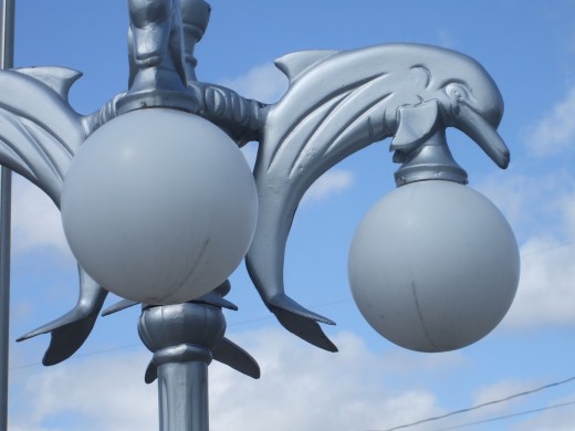 Right at the entrance of Sunset Designs, one encounters sea creatures on lampposts.