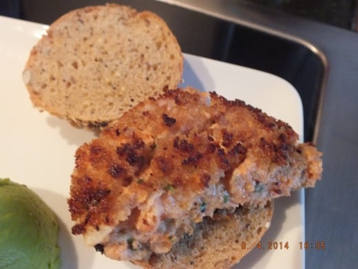 Yes, you are seeing this correctly. I did split the patty in half and shared this with my husband. It may not seem like a lot of food but trust me, it's more than enough.  People eat too much at one sitting.  Go easy and have a healthy snack later!