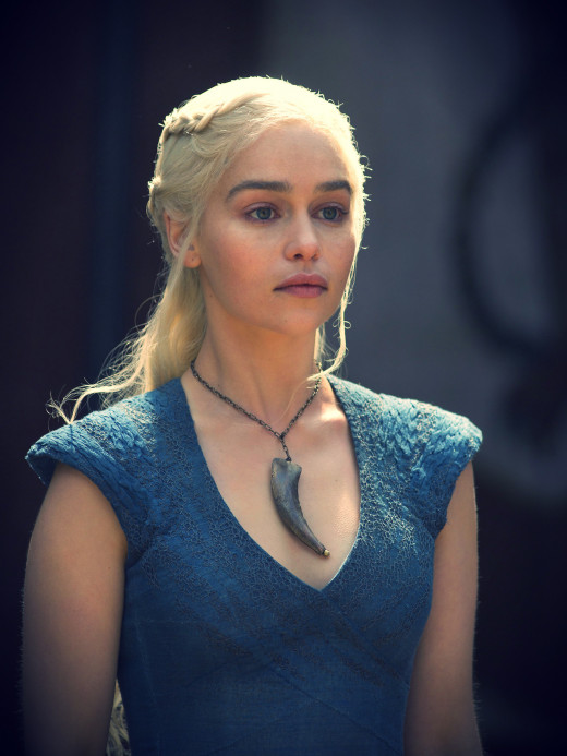 Daenerys Fang Necklace
