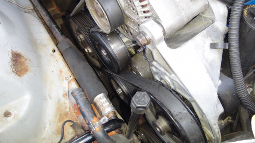 The water pump sits just under the alternator.