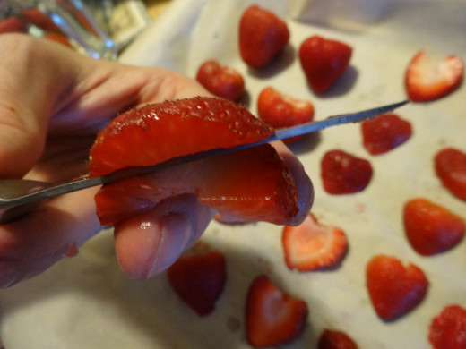 Slice up your strawberries. Smaller ones Just cut in half. Bigger ones cut into quarters.