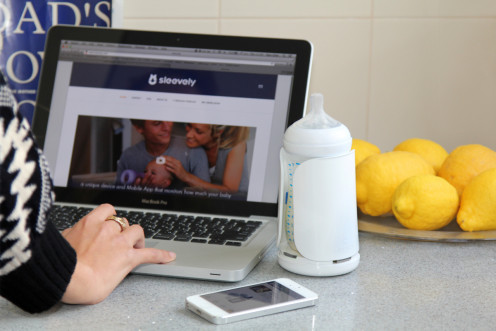 Sleevely records the volume of your baby's feeds, the data from which can be accessed from the Sleevely app or website.