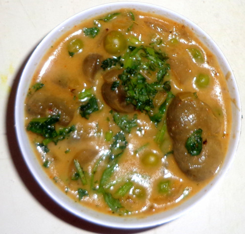 Mutter Mushroom Curry or Green peas Mushroom curry