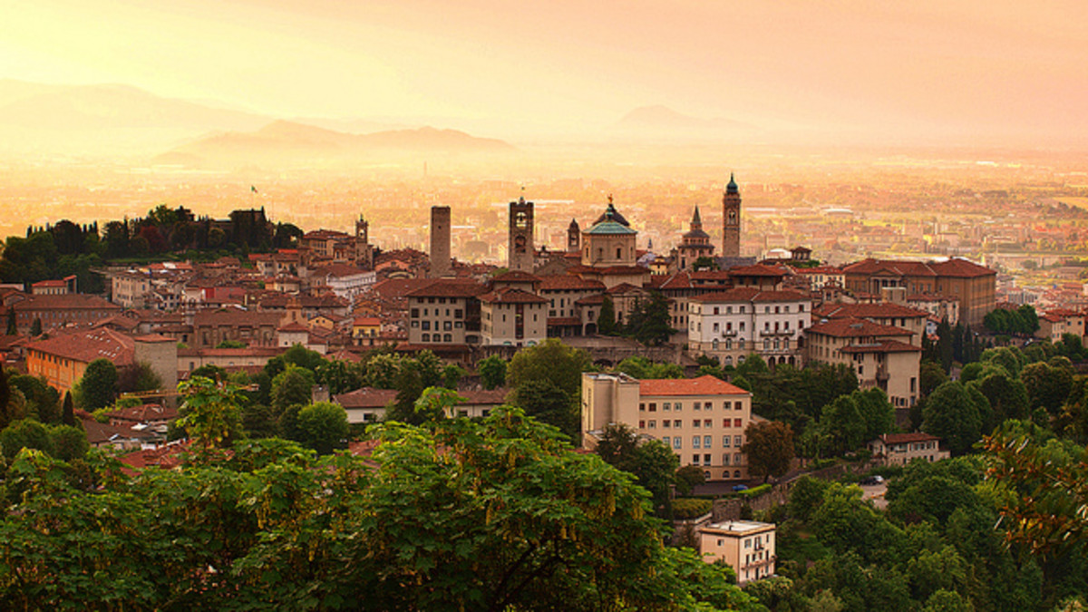 A Rough Guide to Bergamo in Italy : A Short Break in a Medieval Town
