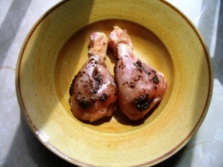 chicken legs coated black pepper sauce