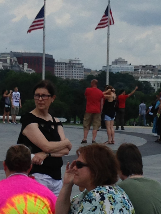 LOOKING NORTH TO CATCH A GLIMPSE OF THE WHITE HOUSE. (I couldn't get to a good vantage point)