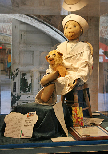 Robert The Doll 