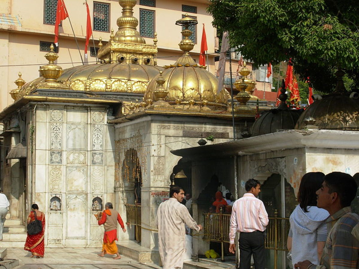 Jwalamukhi temple at Kangra,