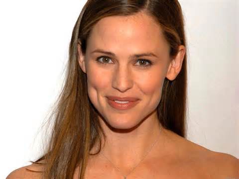Jennifer Garner worked as a hostess at a restaurant on New York's upper east side before breaking into television and movie fame.