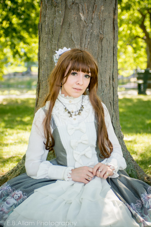 Outfit 1: This Lolita outfit is more Victorian in nature than the one shown below. For that, two separate sets of poses are used to bring out the outfits characteristics.