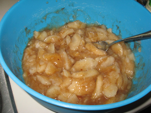 Combine apple pie filling ingredients.
