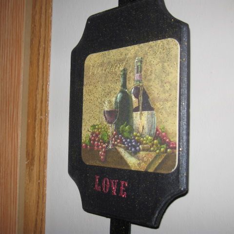 DIY hanging wall plaques from coasters and stickers