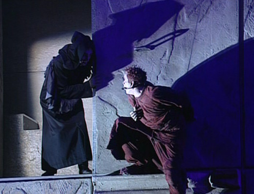 Daniel Lavoie as Frollo & Garou as Quasimodo 
