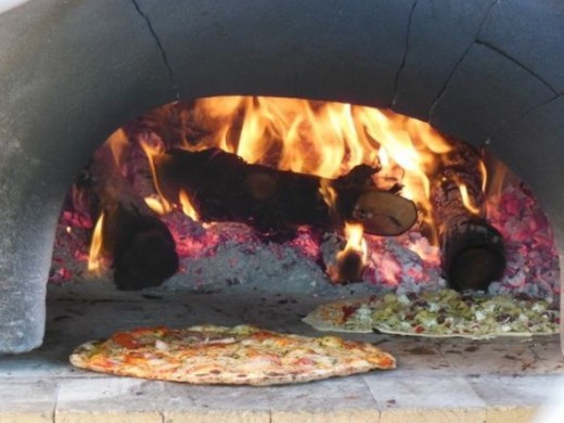 My neighborhood summer market has wood-fired pizza!