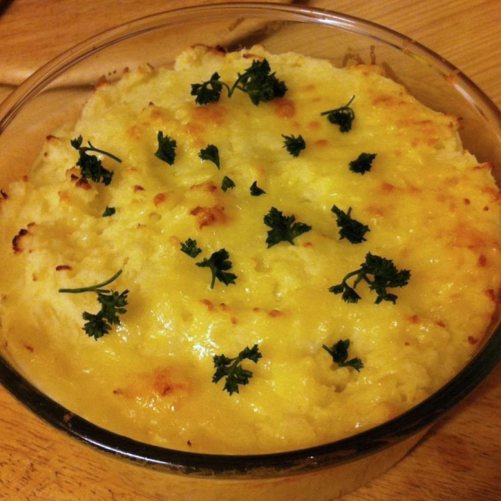 Salmon and Cauliflower Cheese Pie
