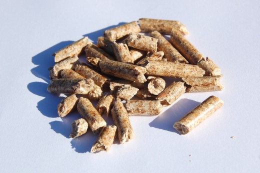 Biomass wood pellets.  Photo taken by thingermejig and licensed under Attribution-Share Alike 2.0.