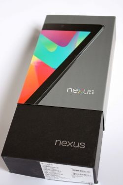 The Nexus 7 arrives in a nice box