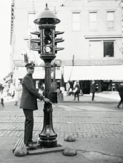 Early manual traffic signal