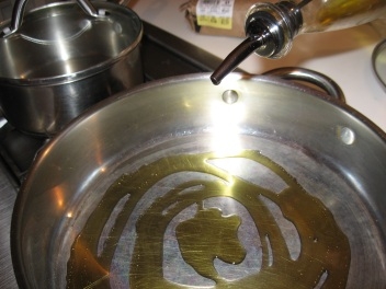 skillet with olive oil