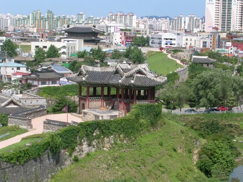 Suwon Hwaseong Fortress.  Photo courtesy of Marcopolis at www.panoramio.com