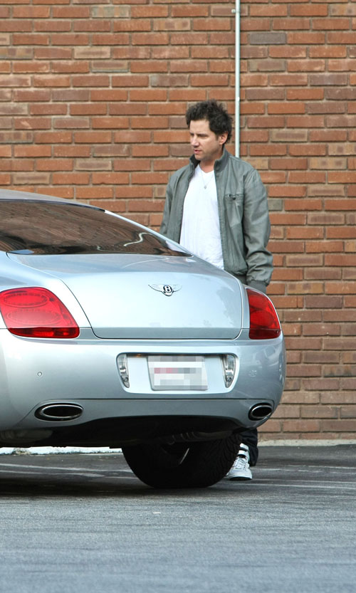 Jennifer Love Hewitt and new Boyfriend Jamie Kennedy on the way to buy some Taco Bell in these Paparazzi Photos
