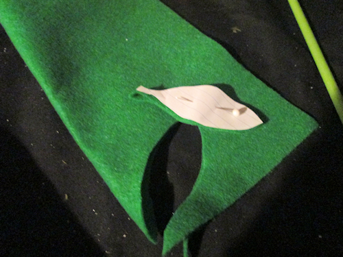 Repeat the process so you have 2 leaves cut from the felt.