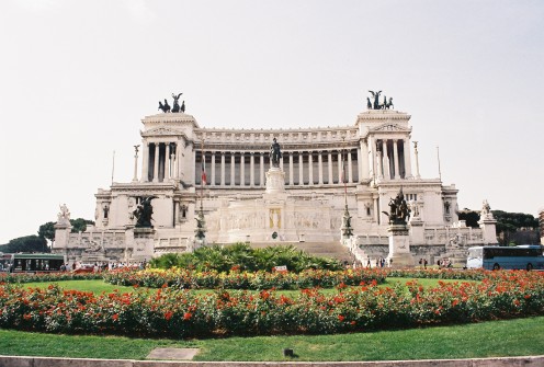 Monument to Vittorio Emanuele II and the tomb of the unknown soldier (guards and wreaths can be seen at bottom-center of the monument).