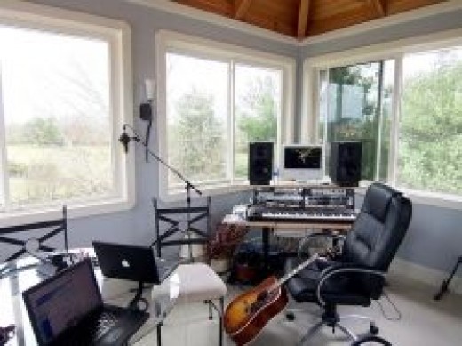 Simple Bedroom Recording Studio five good, cheap usb audio interfaces for 2017 | spinditty Simple Bedroom Recording Studio five good, cheap usb audio interfaces for 2017 | spinditty