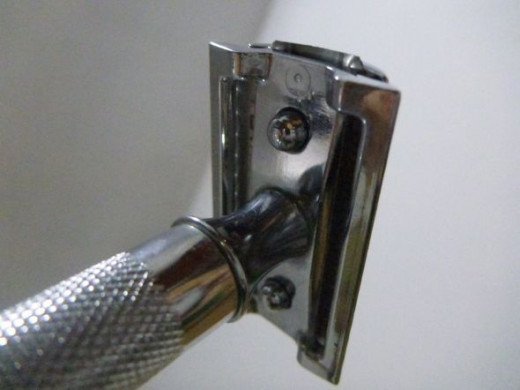 Bottom view of the Merkur 34C razor.