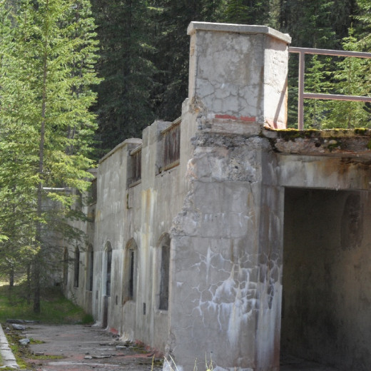The ruins of the old Miette Hot Springs Aquacourt ( 1938 - 1984 )