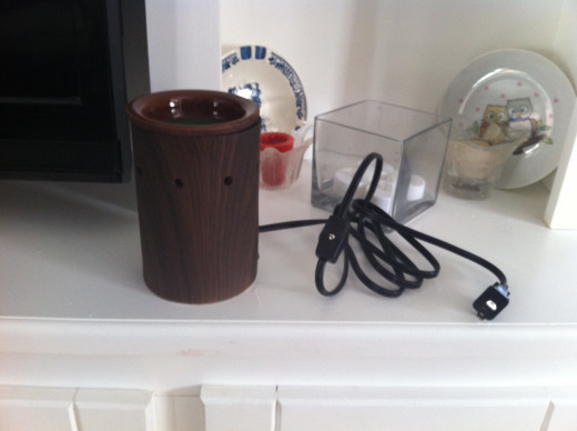 As you can see here the warmer has a fairly long cord with an on and off switch for easy use.