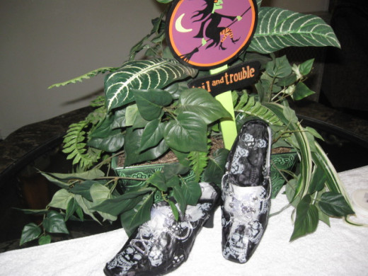 Sweet! Brand new scary skull shoes for the scary boo season.