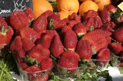 Strawberries and Oranges For a Healthy Hair