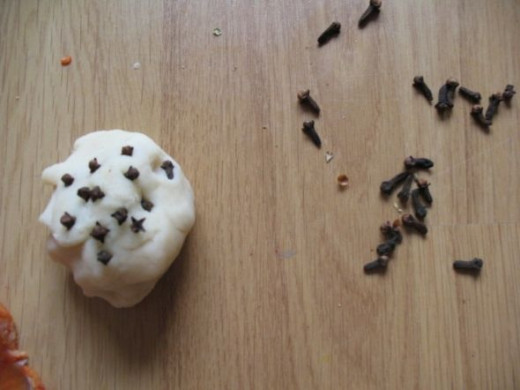 Play-dough with cloves