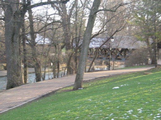 The walk along the Du Page River in Naperville - the Riverwalk