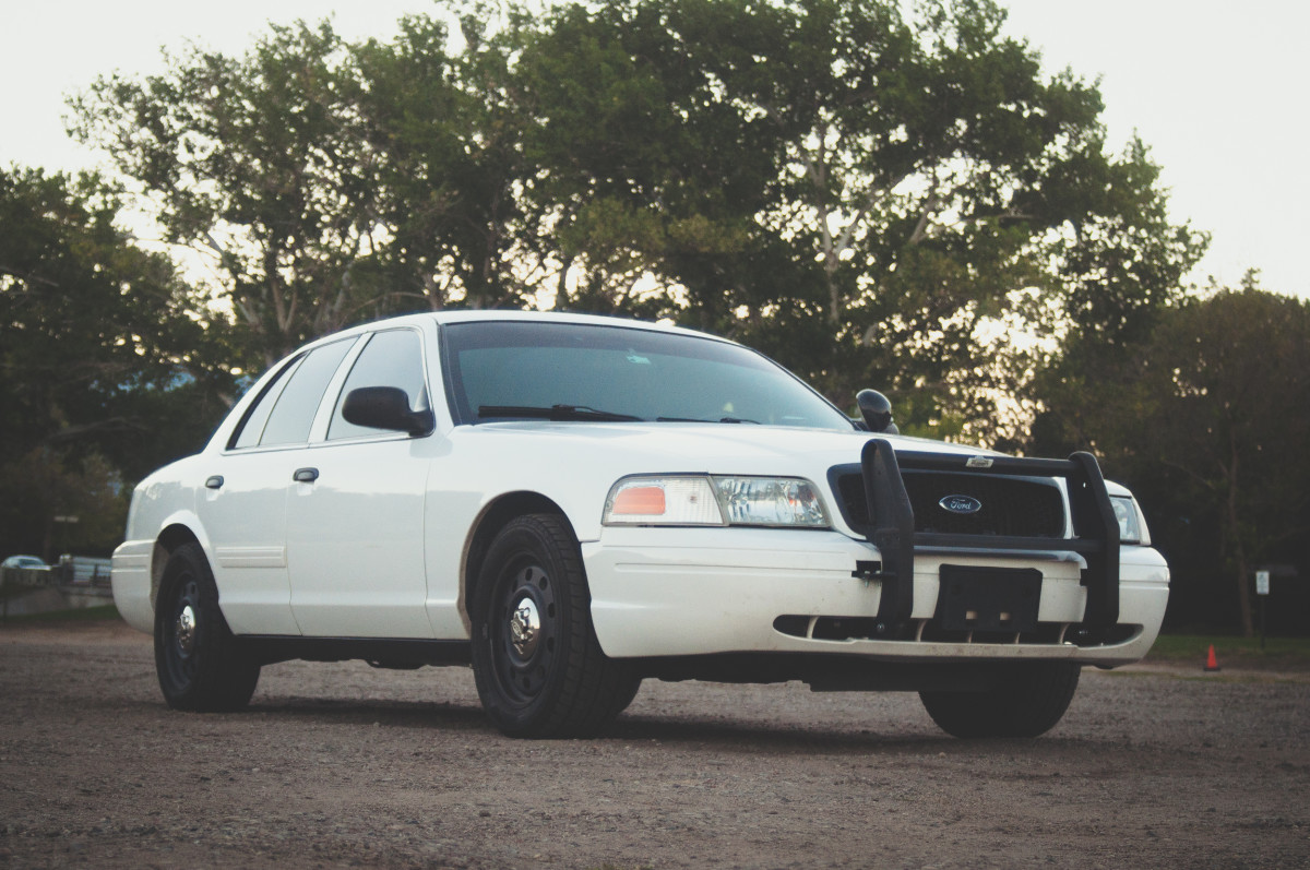 2012 ford crown victoria specs