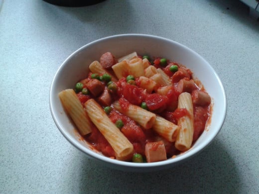 Tomato and hotdog pasta