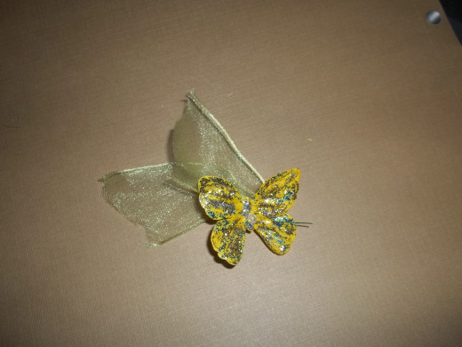 This is how the butterfly should look once the wire is applied and the tail is created