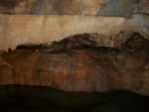 Grotte De Limousis