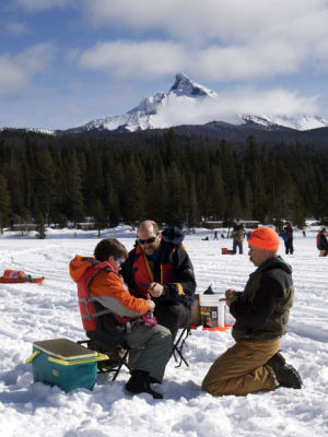 The frozen winter beauty of Diamond Lake and Mt. Thielsen