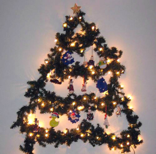 Make a Wall Christmas Tree with Garlands and Lights