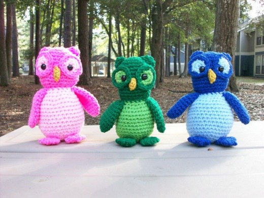 Real Owls come in nature's colors .... Baby nursery plush owls are more colorful. :)