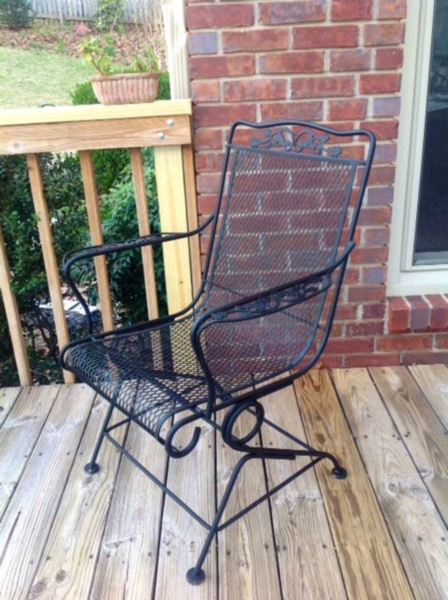 Diy How To Paint A Vintage Wrought Iron Chair Dengarden